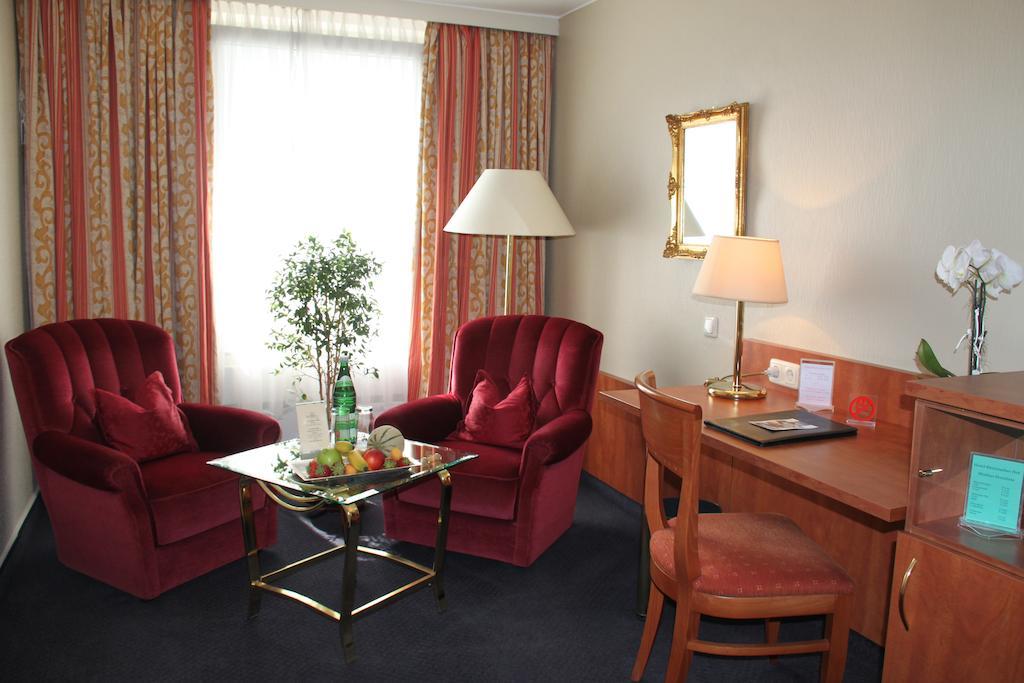 Hotel Rheinischer Hof Еркеленц Стая снимка