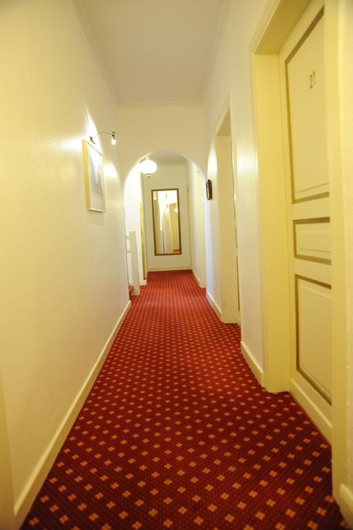 Hotel Rheinischer Hof Еркеленц Екстериор снимка