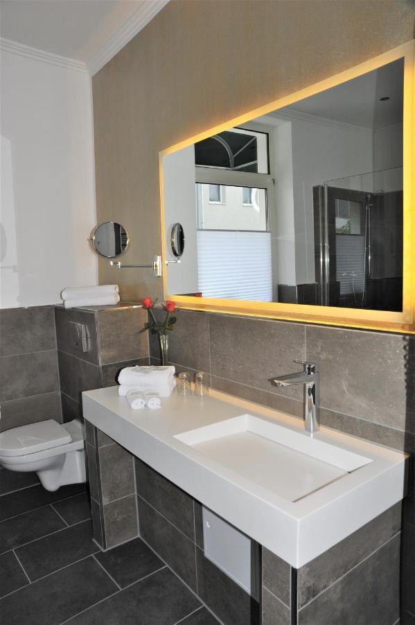 Hotel Rheinischer Hof Еркеленц Екстериор снимка